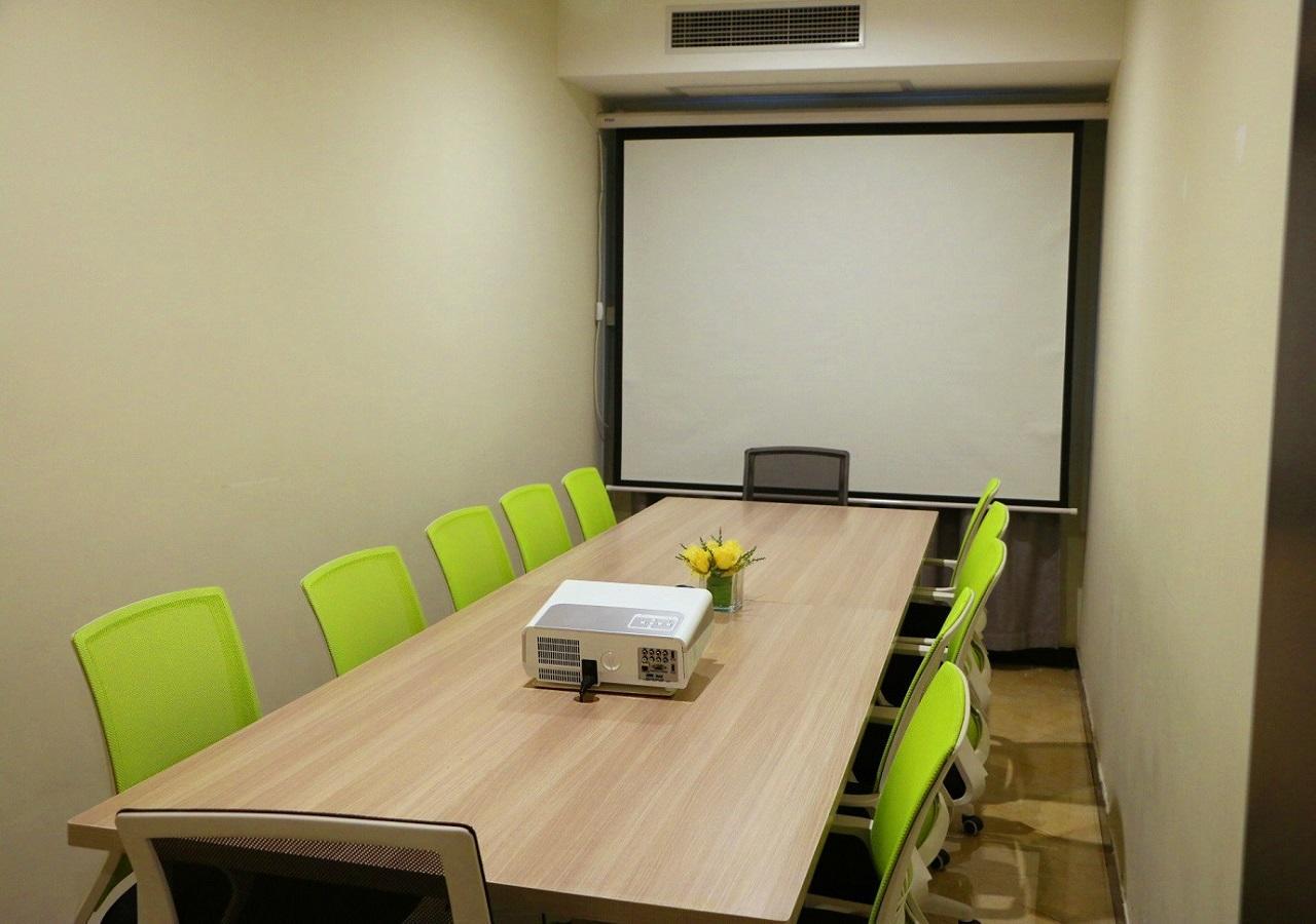 Hotel Dihang Boutique Pudong Airport Branch - Provides Shuttle Service To Pudong Airport And Disneyland